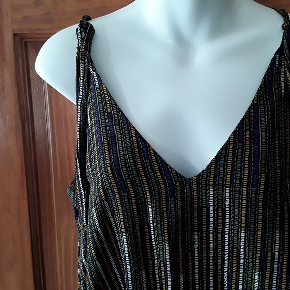 H&M flowy tank - Picture 2 of 4